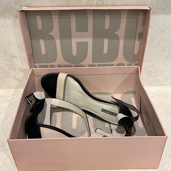 BCBG Vincent Two-Tone Wedge Sandals Nude Black Size 8.5 - Picture 10 of 13